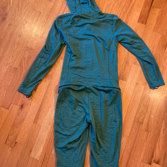 W's Patagonia Capilene Thermal One Piece Suit - Picture 5 of 9